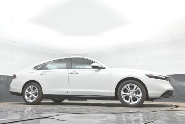 New 2026 Platinum White Pearl Honda LX image 34