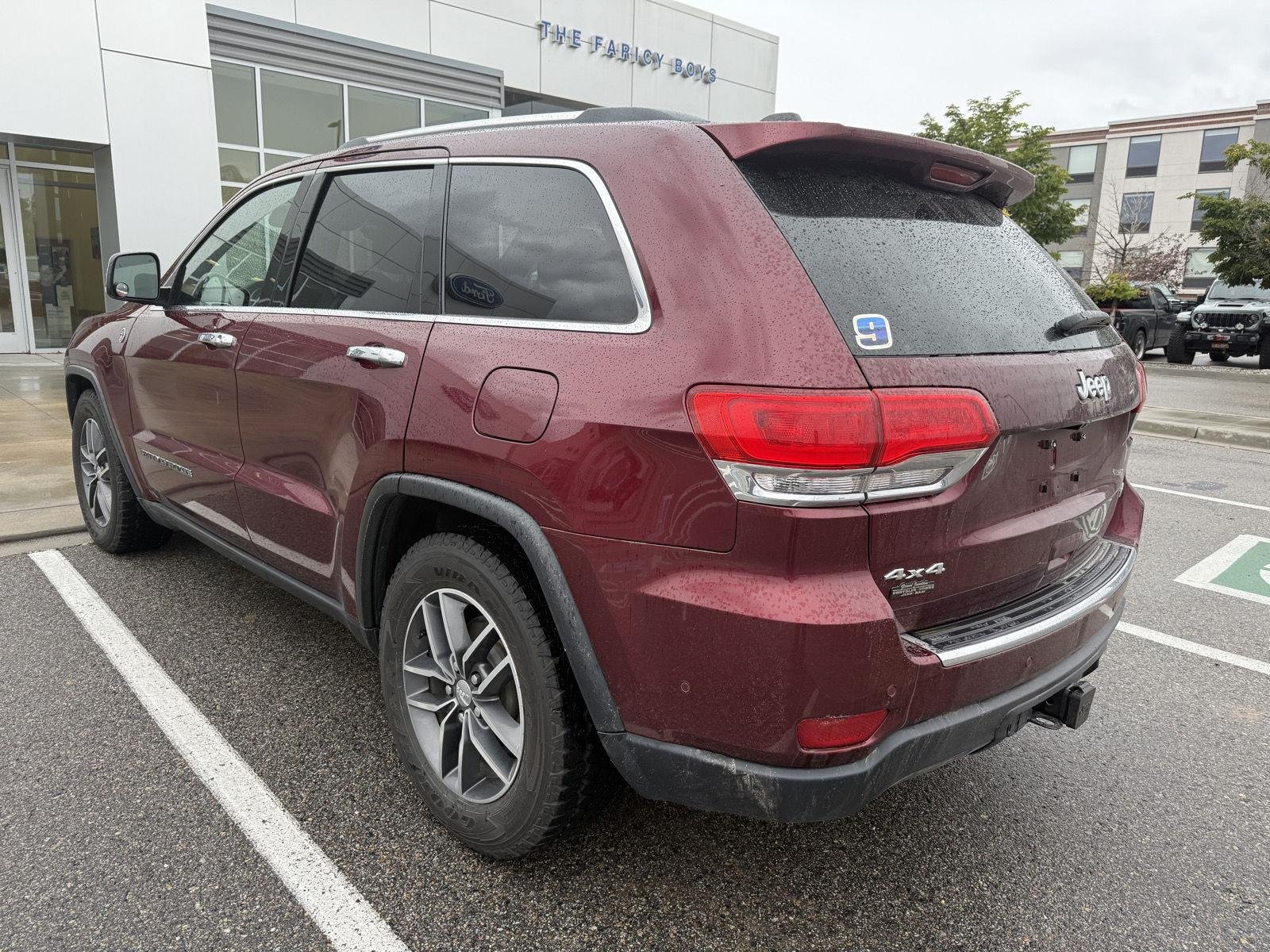 Used 2018 Velvet Red Pearlcoat Jeep Limited image 2