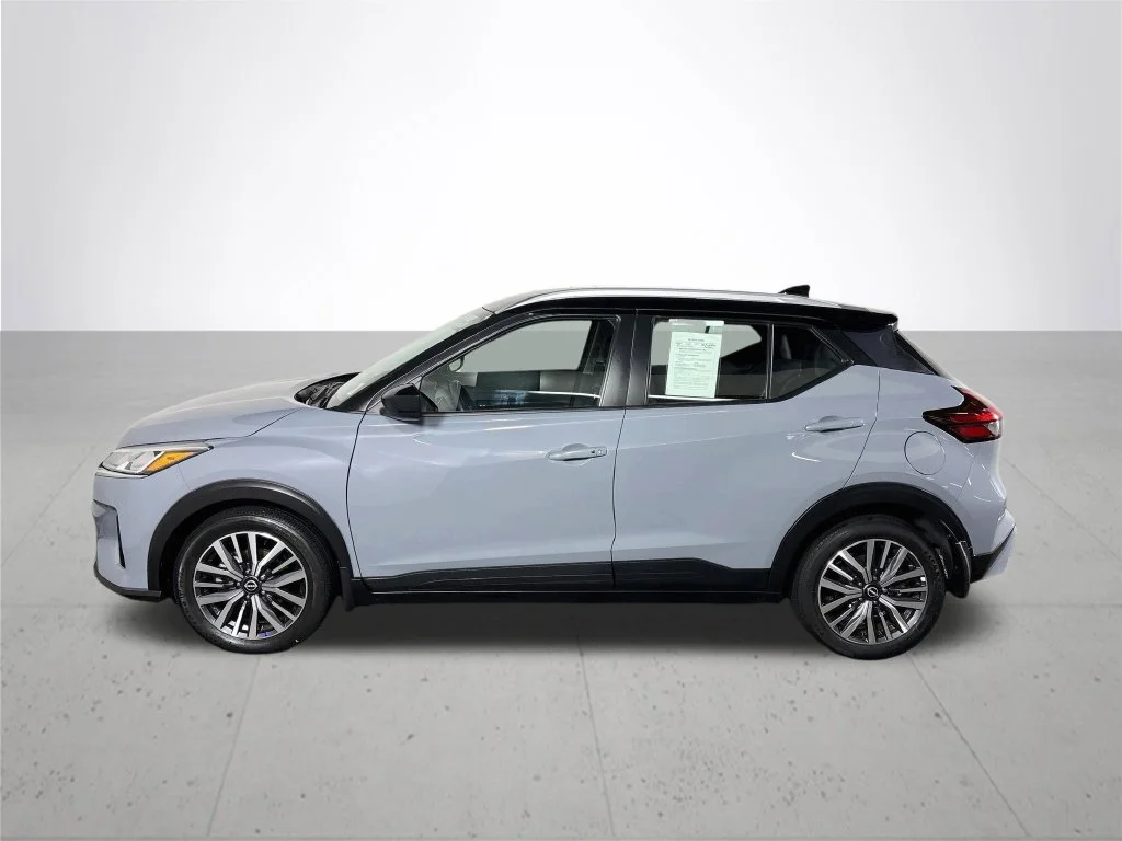Used 2023 Gray Nissan SV image 9