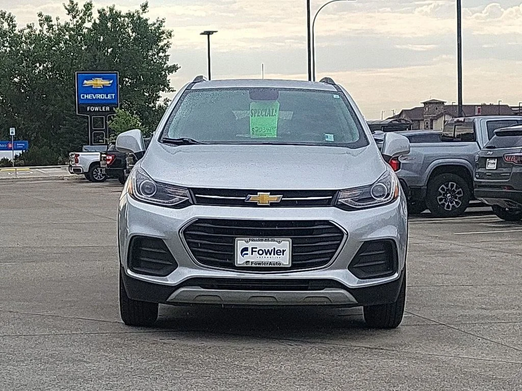 Used 2022 Silver Ice Metallic Chevrolet LT image 3
