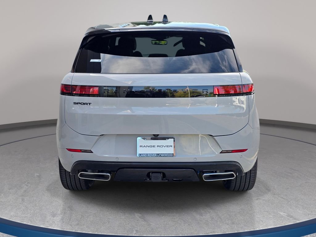 New 2026 Borasco Grey LAND ROVER Dynamic SE image 6