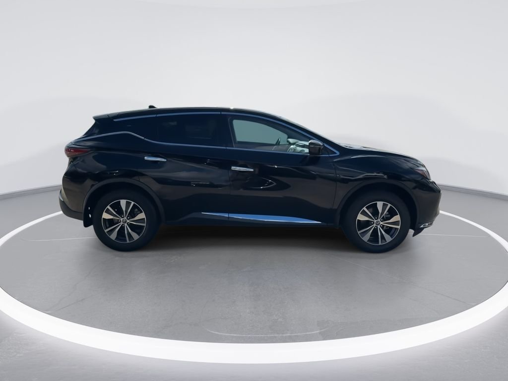 Used 2020 Black Nissan S image 9