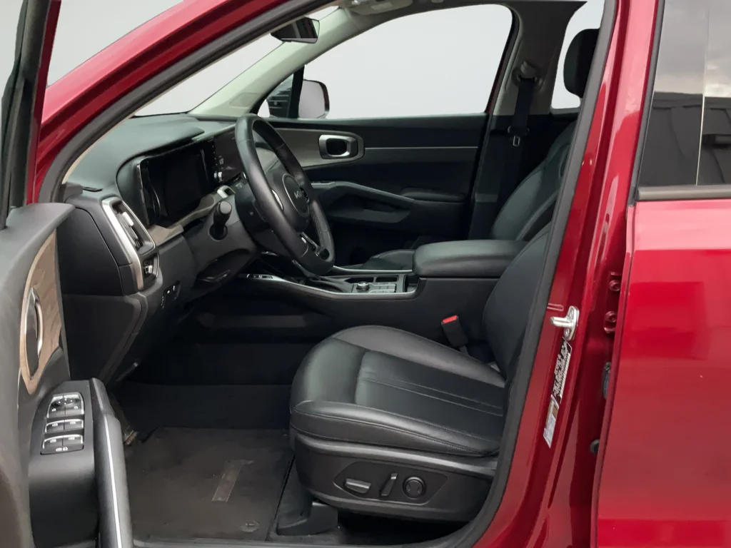 Used 2023 Red Kia X-Line S image 10