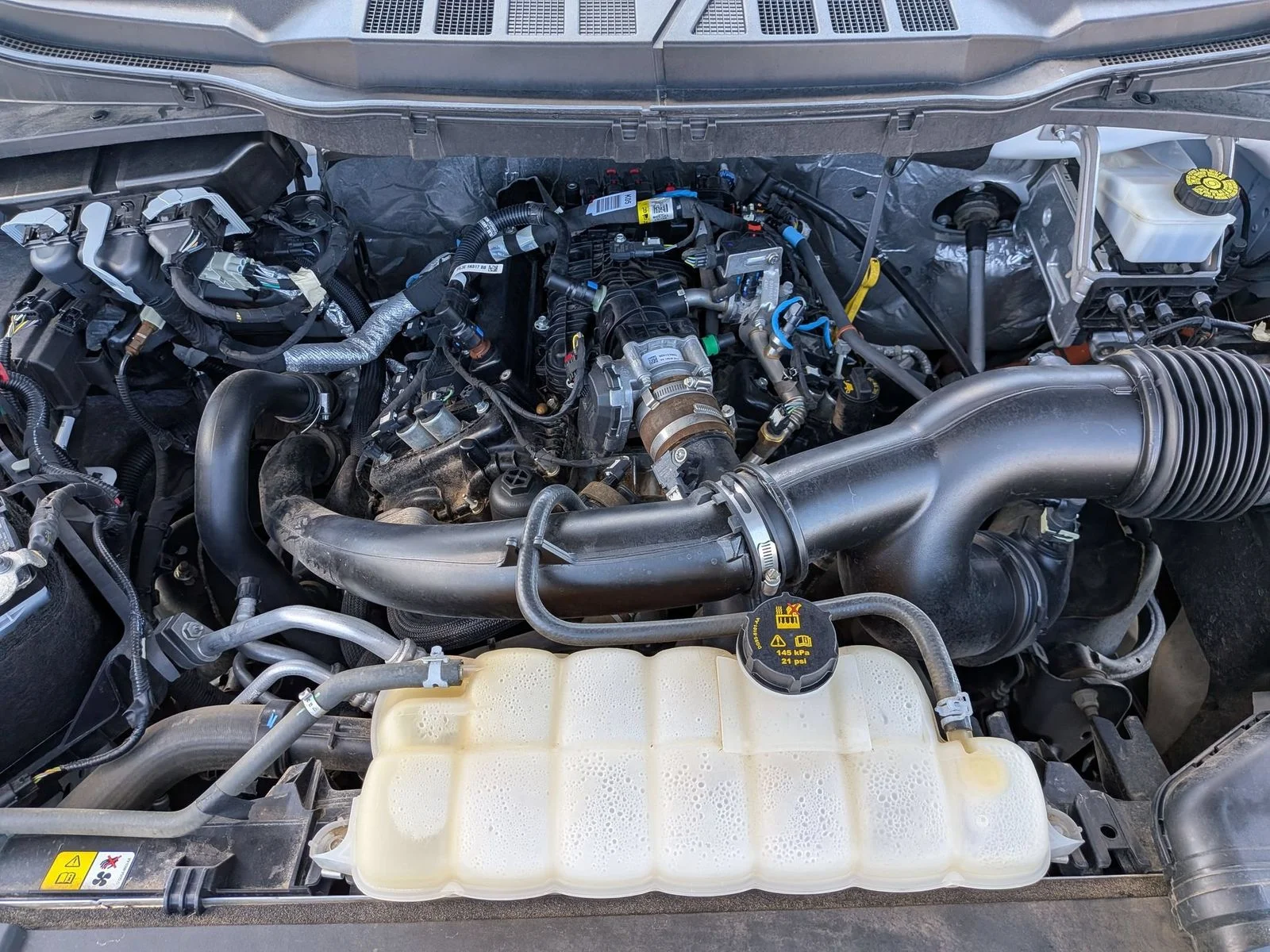 Certified Used 2022 White Metallic Ford Lariat image 30