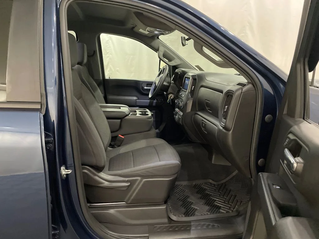Used 2022 Northsky Blue Metallic Chevrolet Custom image 21