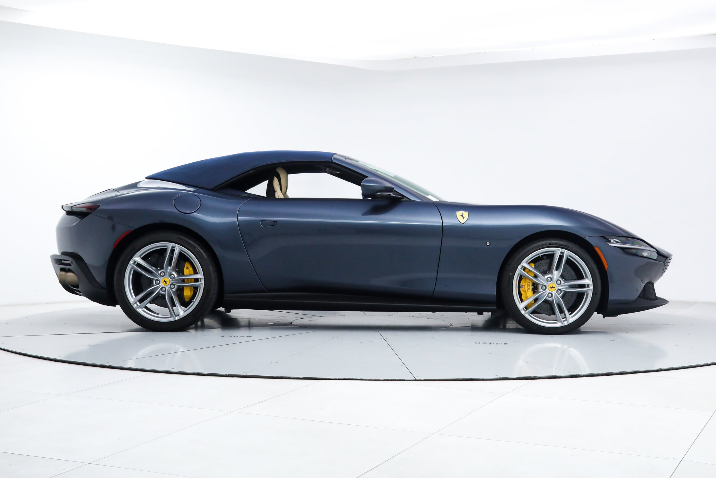 Certified Used 2025 Blue Ferrari  image 10