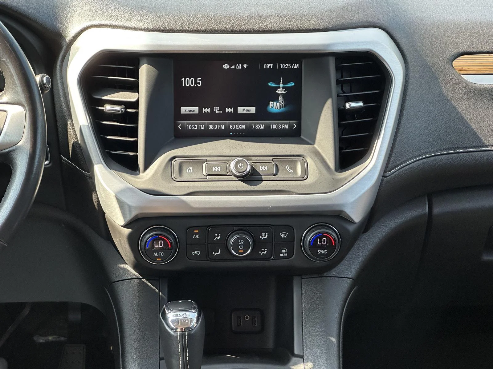 Used 2019 EBONY TWILIGHT METALLIC GMC SLE image 13