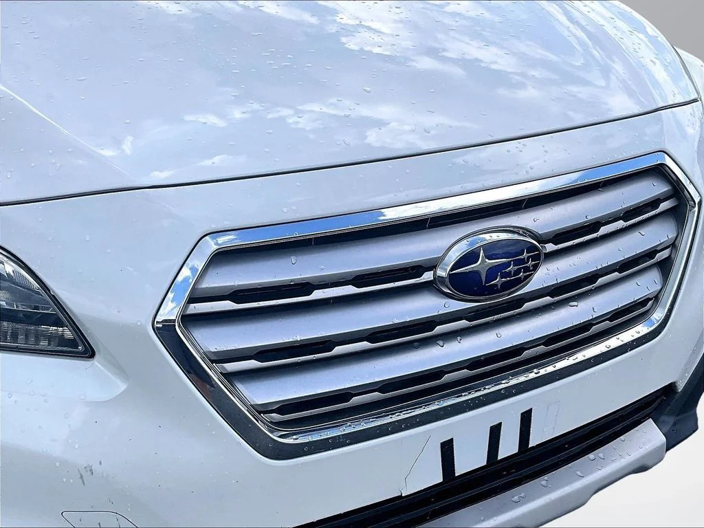 Used 2017 White Subaru 2.5i image 28