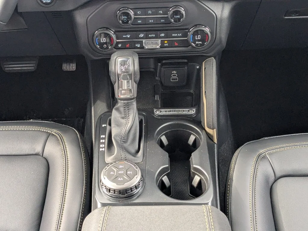 New 2026 Velocity Blue Metallic Ford Badlands® image 17