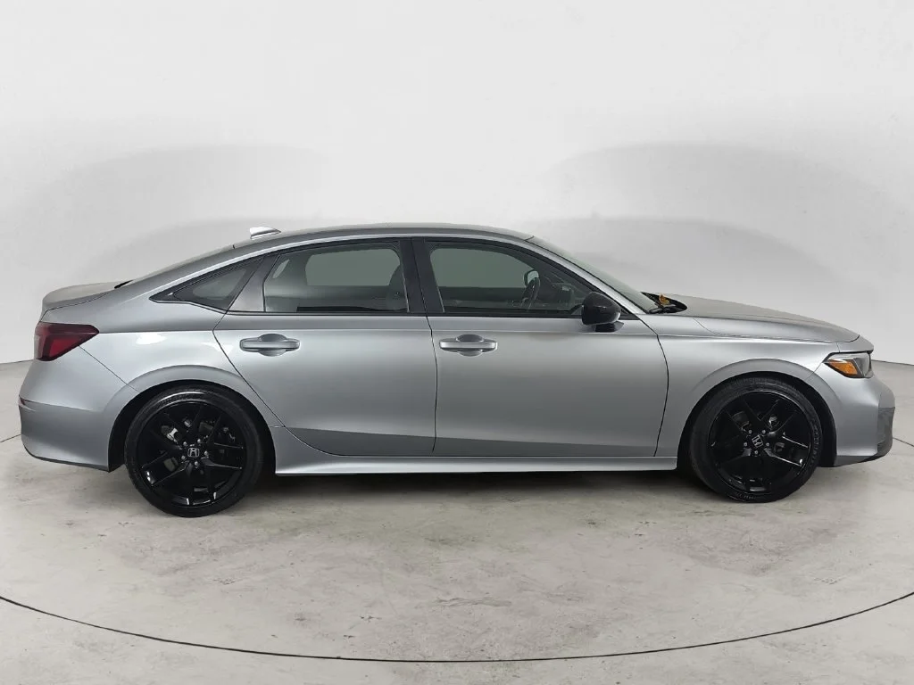 2025 Honda Civic Sport - Photo 23