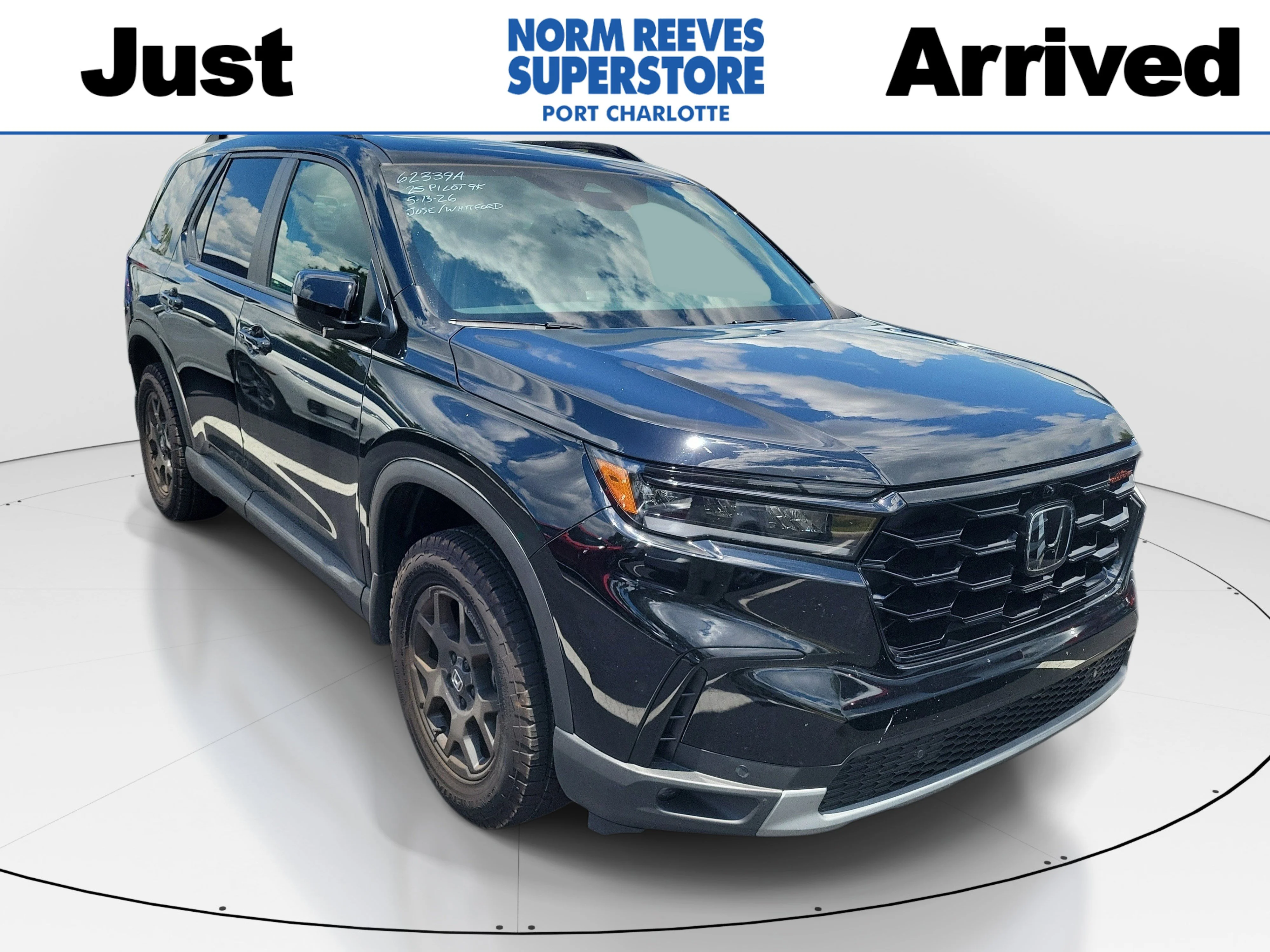 2025 Honda Pilot TrailSport AWD's photo