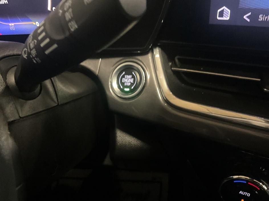 Used 2025 Green Chevrolet ACTIV image 25