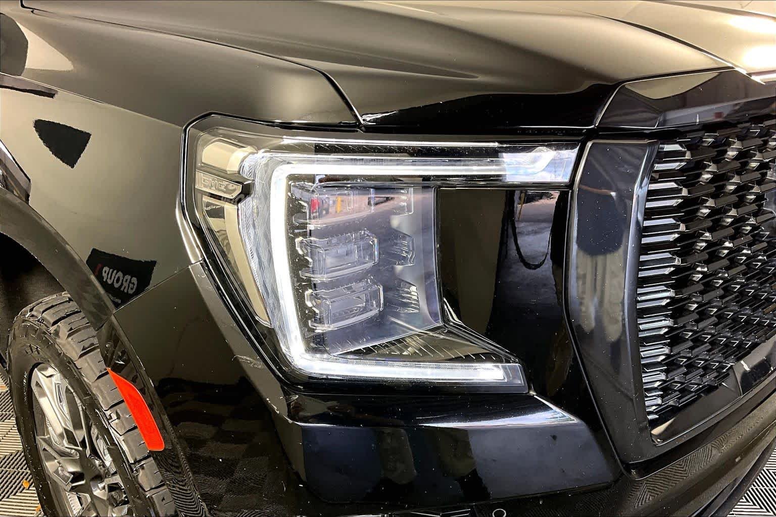 Used 2023 Onyx Black GMC Denali Ultimate image 27