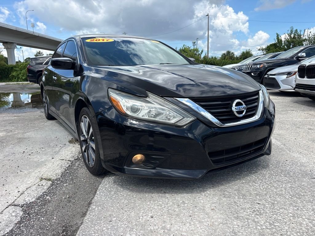 2017 Nissan Altima 2.5 SV FWD photo