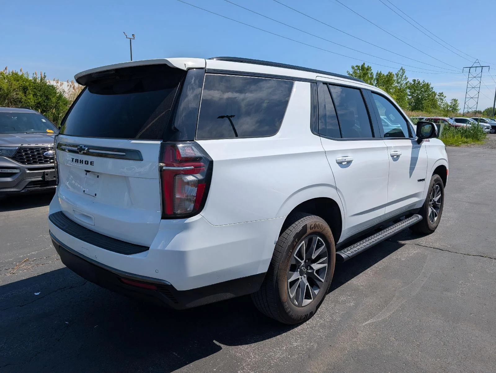 Used 2022 Summit White Chevrolet Z71 image 7