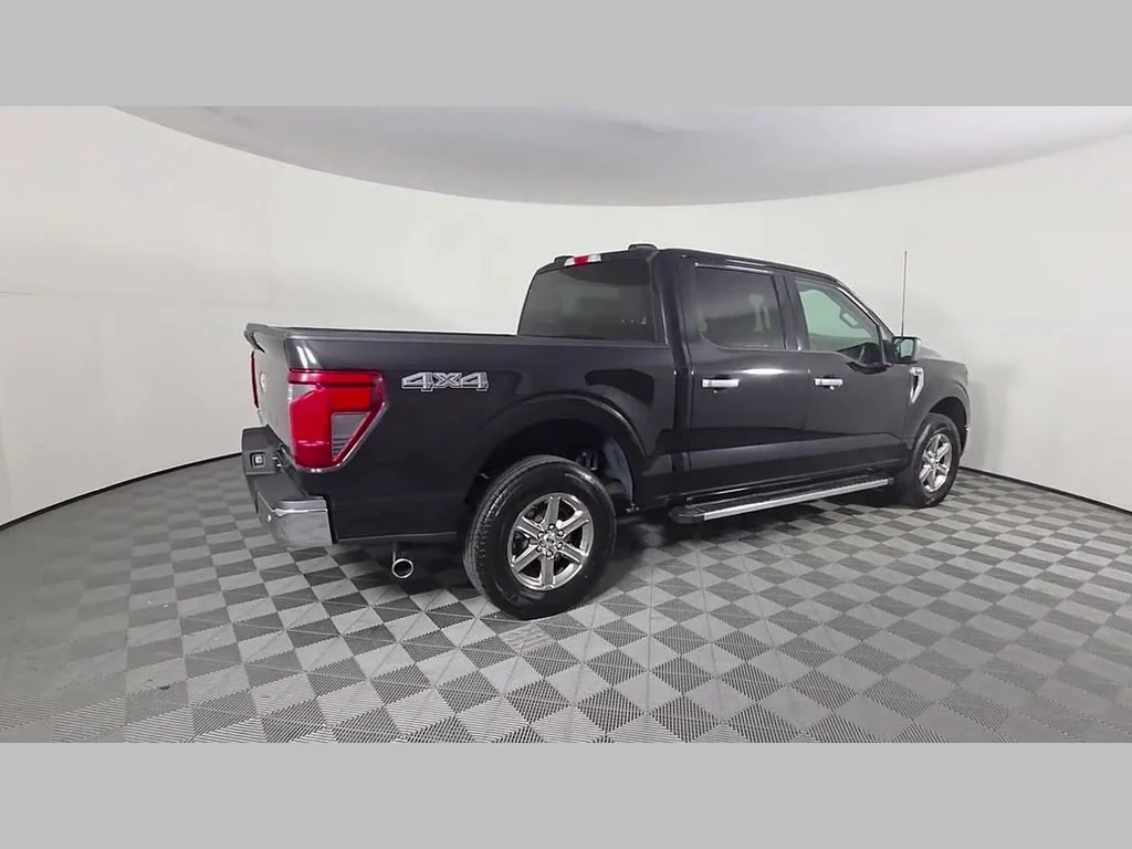 Used 2025 Black Metallic Ford XLT image 41