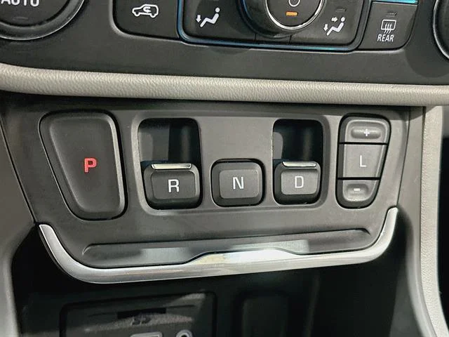 Used 2018 GRAPHITE GRAY METALLIC GMC SLT image 15