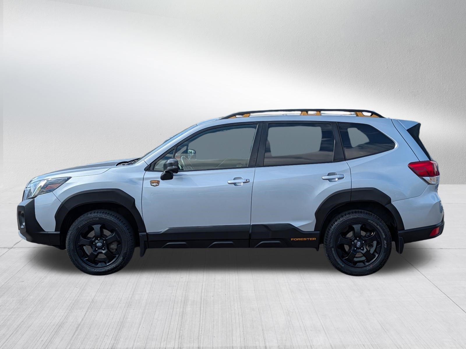 Used 2023 Ice Silver Metallic Subaru Wilderness image 4