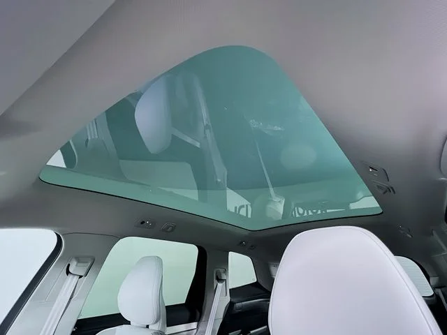 2025 Volvo EX90 Plus - Photo 14