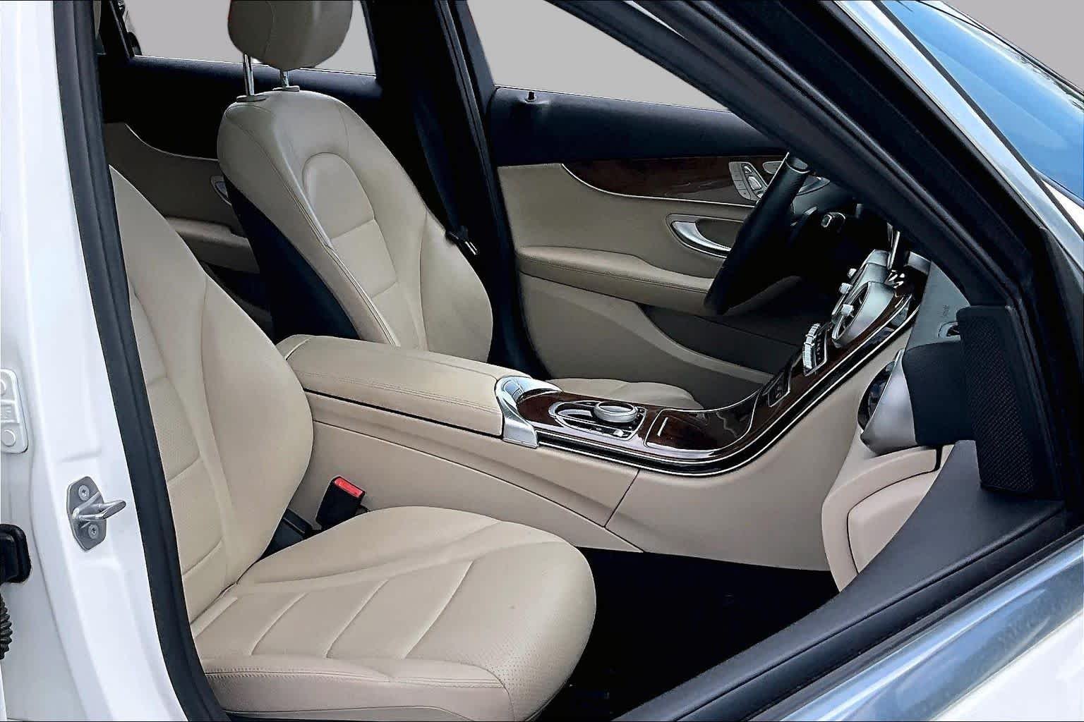 Used 2018 Polar White Mercedes-Benz C 300 image 9