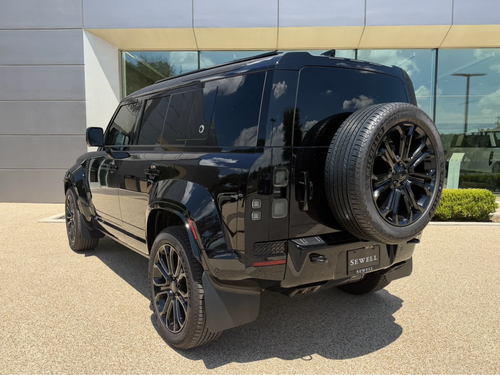 2026 Land Rover Defender OCTA Black - Photo 7