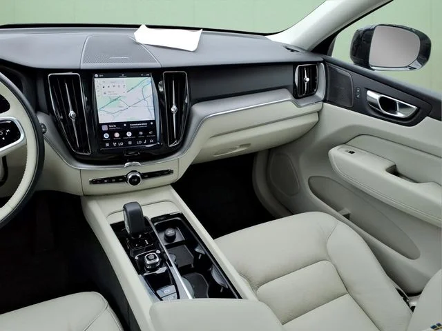 Used 2025 Gray Volvo T8 Plus image 18