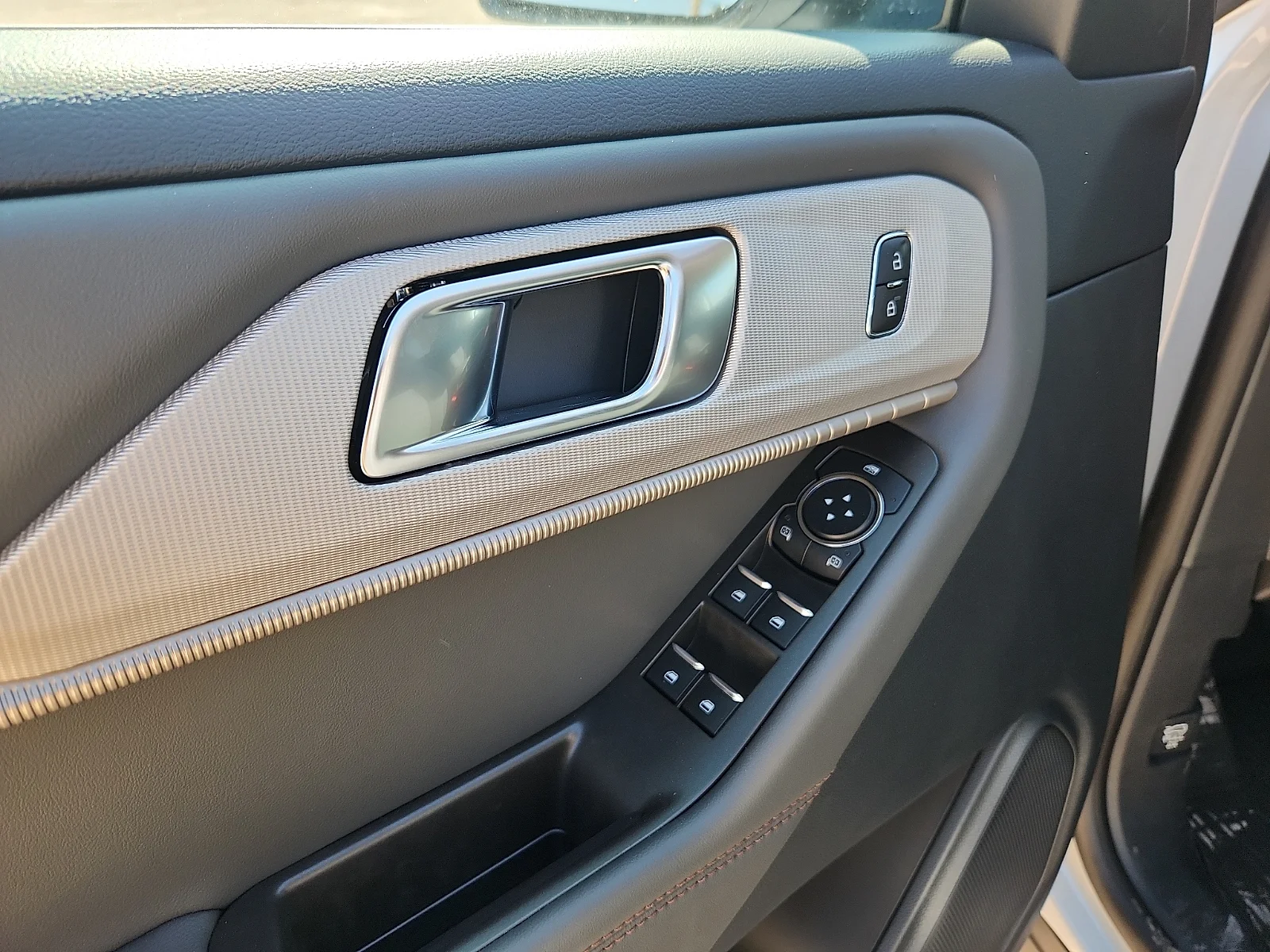New 2026 Space White Metallic Ford Active 100A image 15
