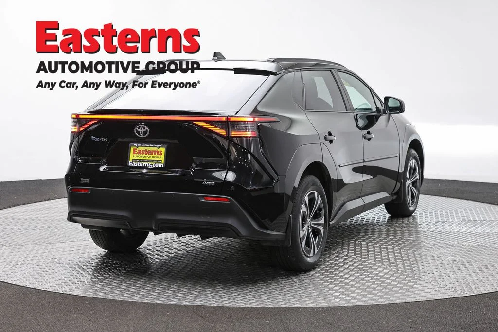 Used 2023 Black Toyota XLE image 5
