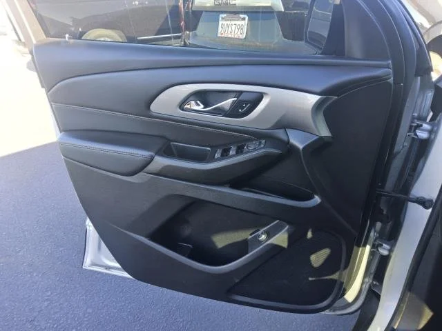 Used 2021 SILVER ICE METALLIC Chevrolet LT Cloth image 6