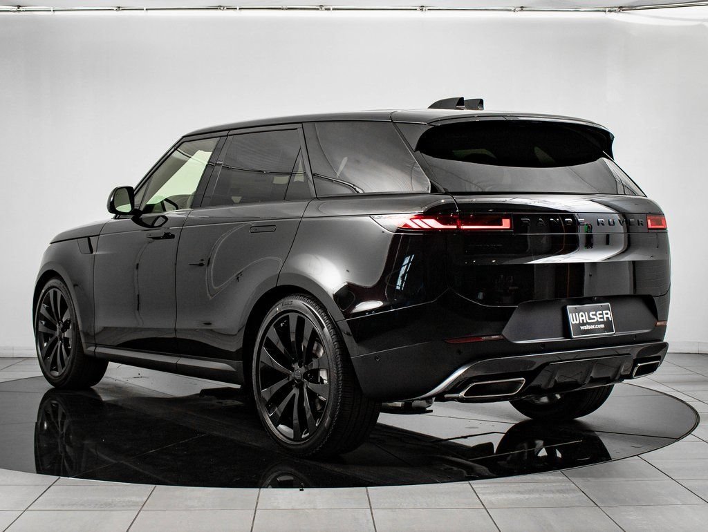 Used 2026 Santorini Black Land Rover SE image 11