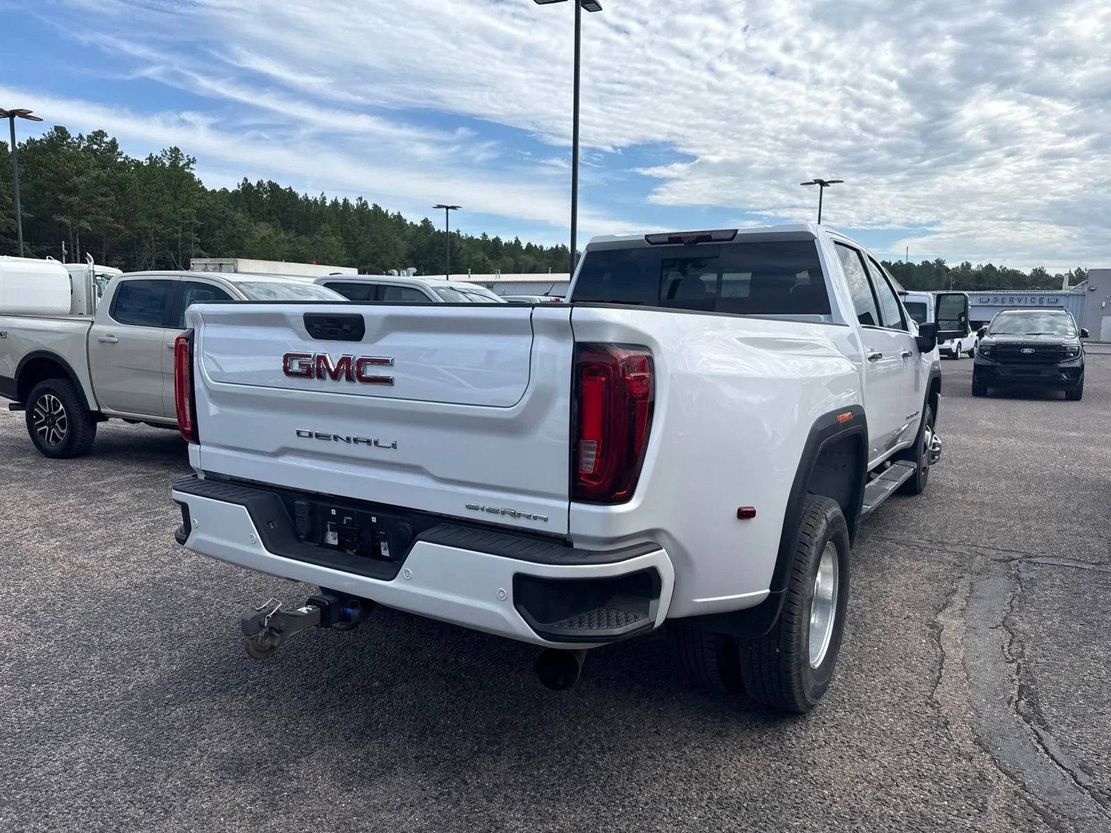 Used 2023 White GMC Denali image 5