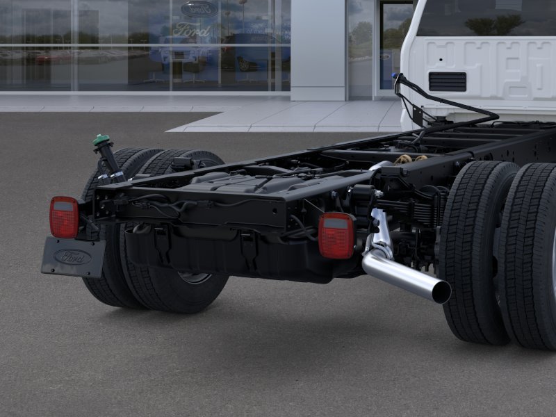 New 2026 Oxford White Ford XL image 46