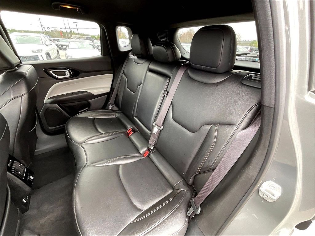 Used 2024 Gray Jeep Limited image 14