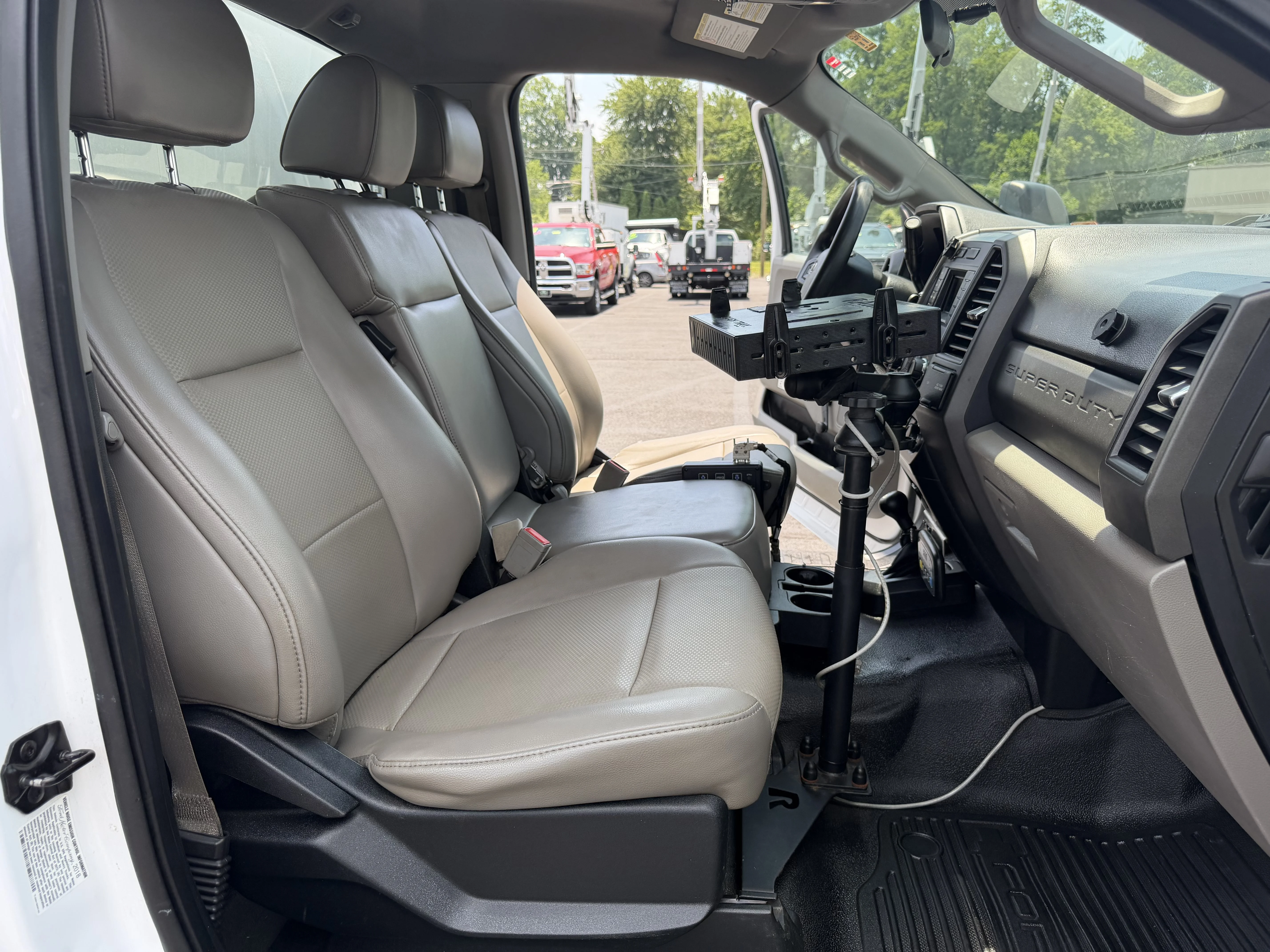 Used 2019 Oxford White   Z1 Ford XLT image 16
