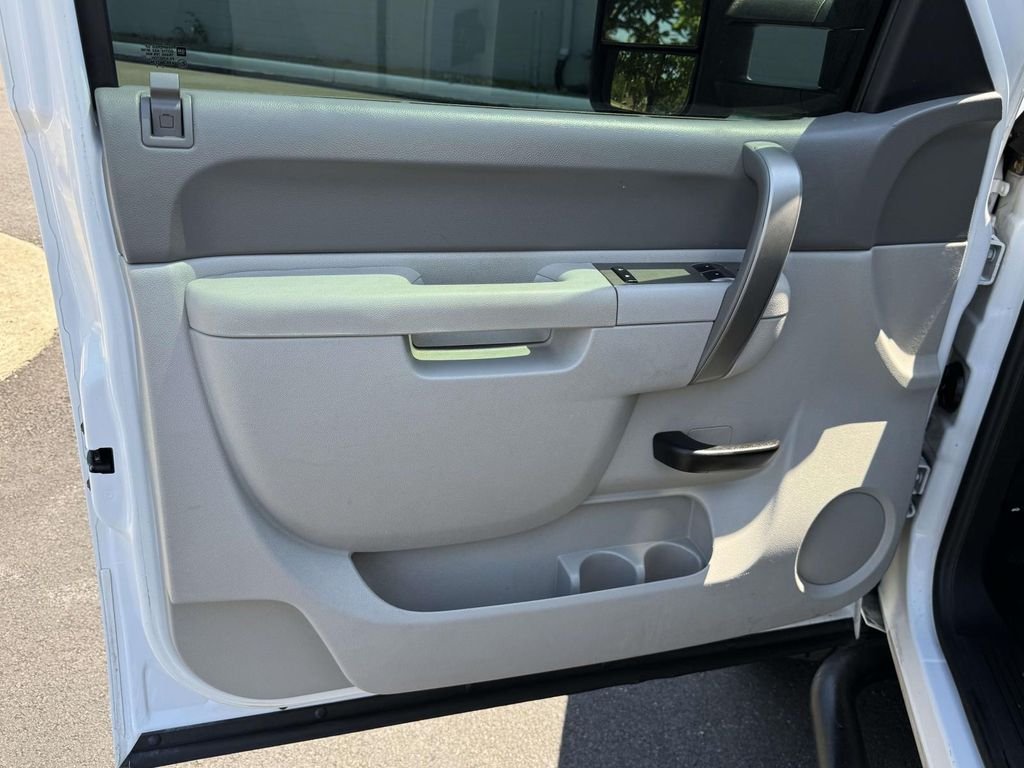 Used 2011 White Chevrolet Work Truck image 16