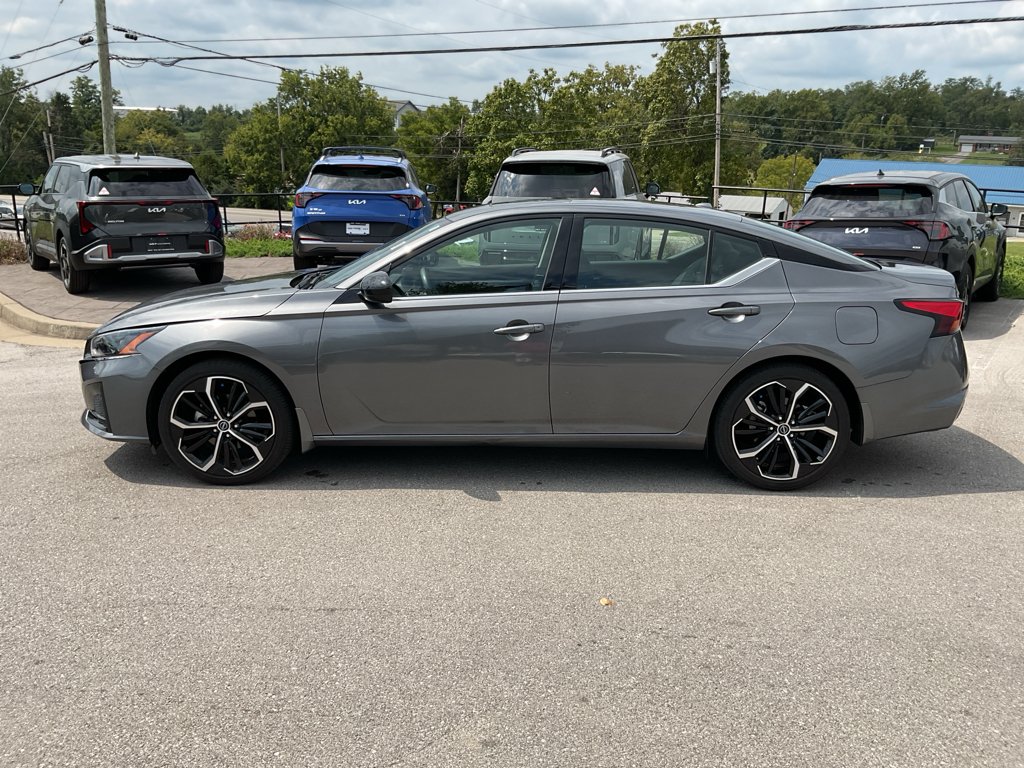 Used 2024 Gun Metallic Nissan 2.5 SR image 8