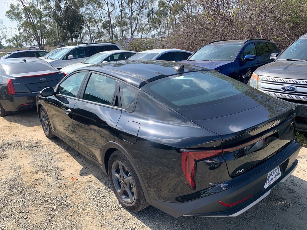 Used 2025 Black Kia LXS image 7