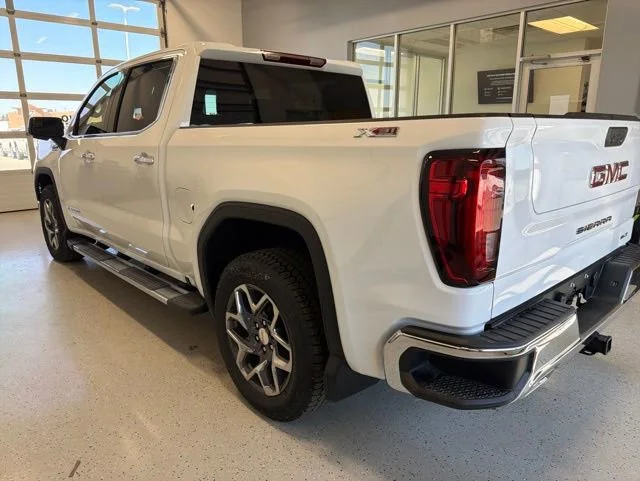 2026 GMC Sierra 1500 SLT - Photo 12
