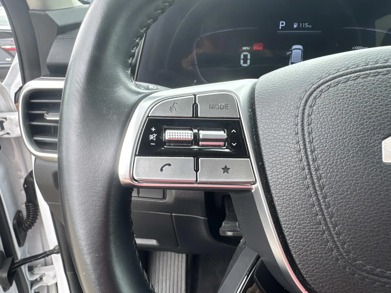 Used 2023 Glacial White Pearl Kia LX AWD image 22