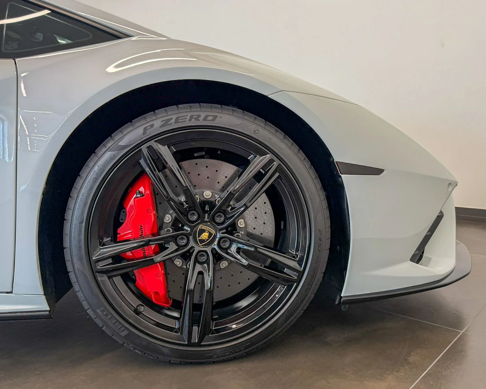 Used 2022  Lamborghini Base image 49
