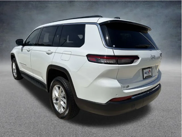 New 2026 Bright White Clear-Coat Exterior Paint Jeep Laredo X image 6