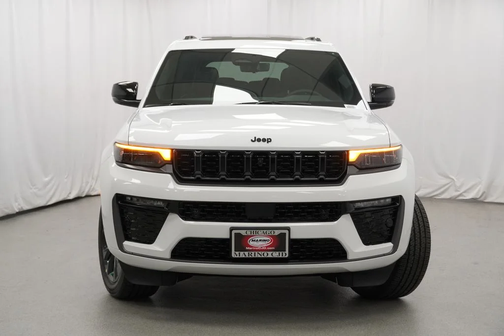 New 2026 Bright White Clear-Coat Exterior Paint Jeep Limited Reserve image 7