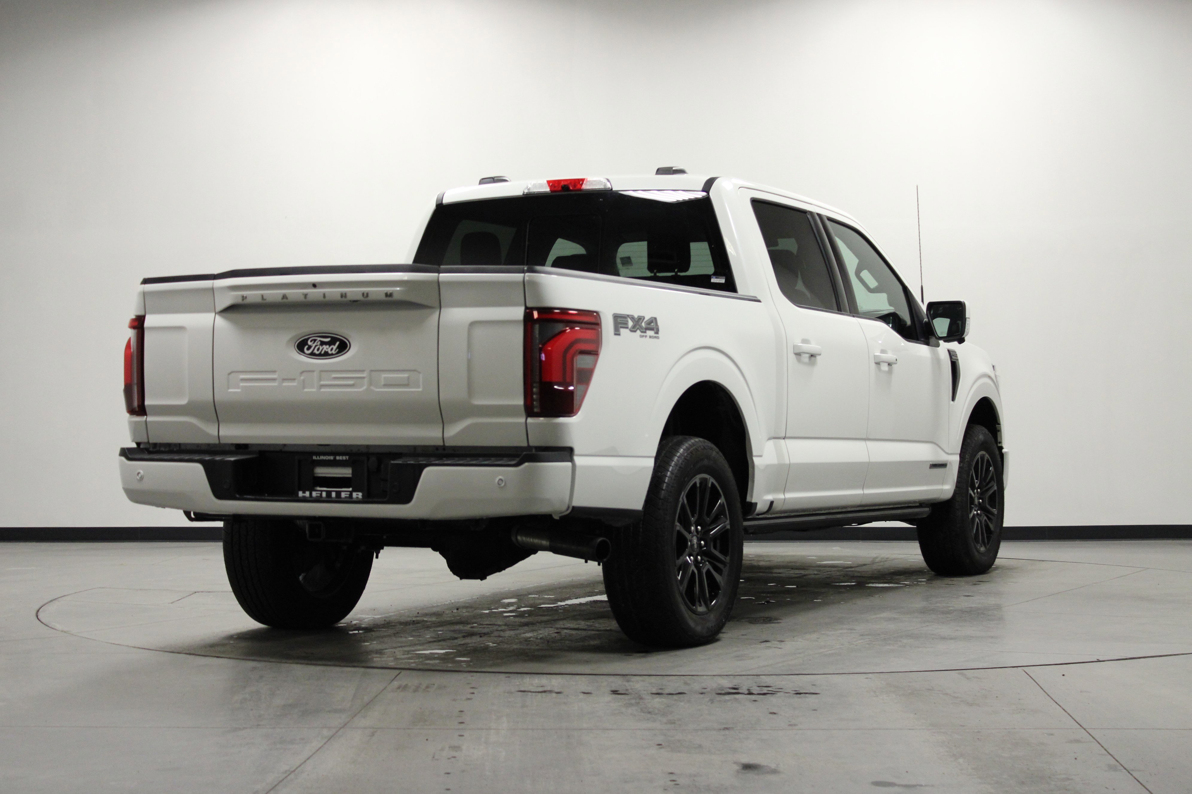 Used 2024 Star White Metallic Tri-Coat Ford Platinum image 4