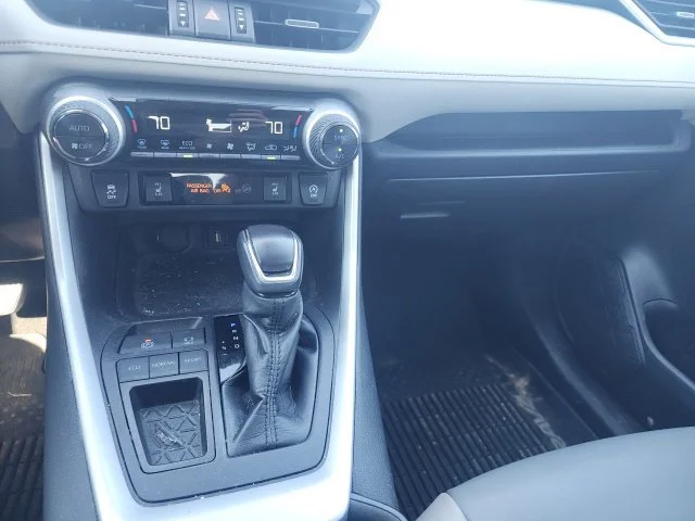 Used 2021 Black Toyota XLE Premium image 16