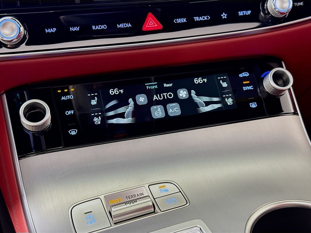 2026 GENESIS GV70 Sport Advanced - Photo 16