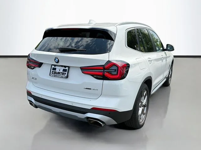 Used 2022 White BMW xDrive30i image 7