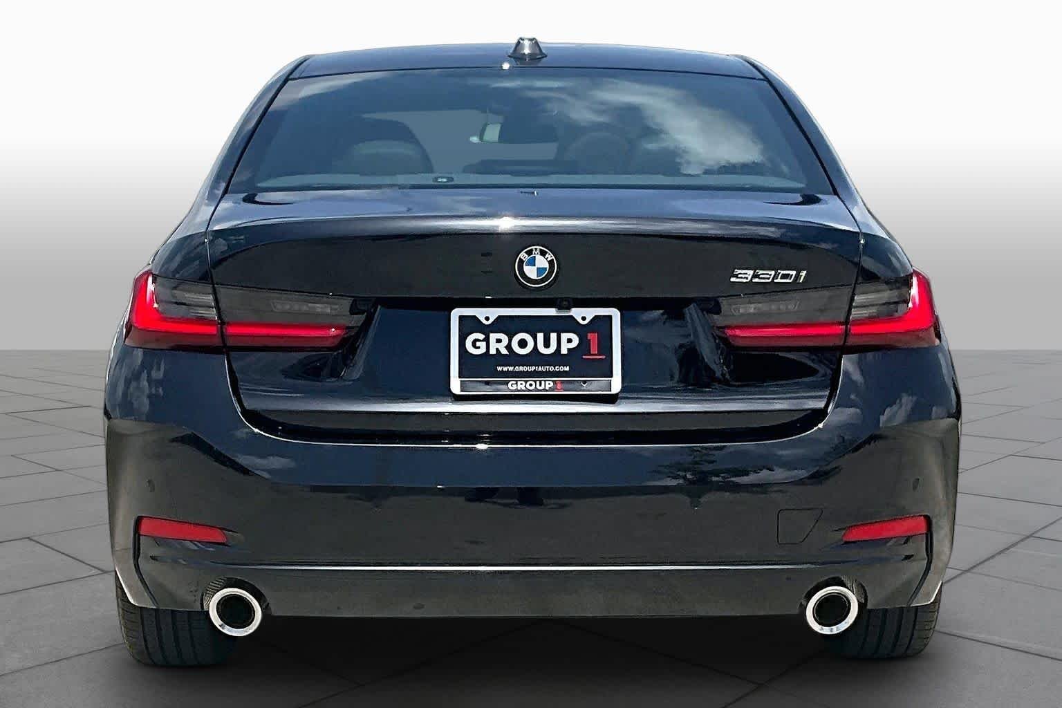 Used 2025 Black Sapphire Metallic BMW 330i image 4