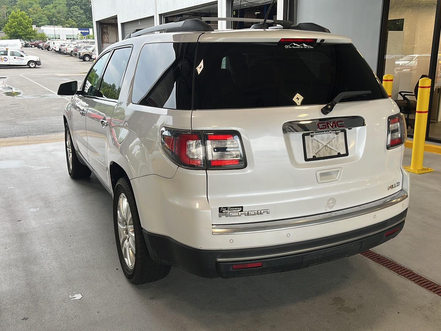 Used 2016 White Frost Tricoat GMC SLT image 3