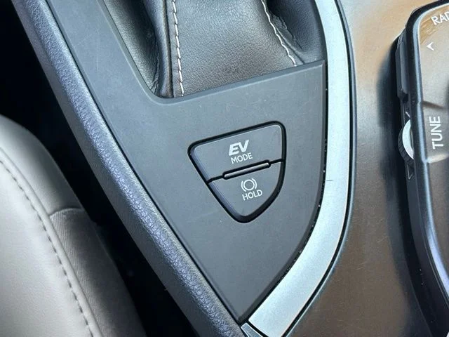 Used 2020 White Lexus 250h Base image 54