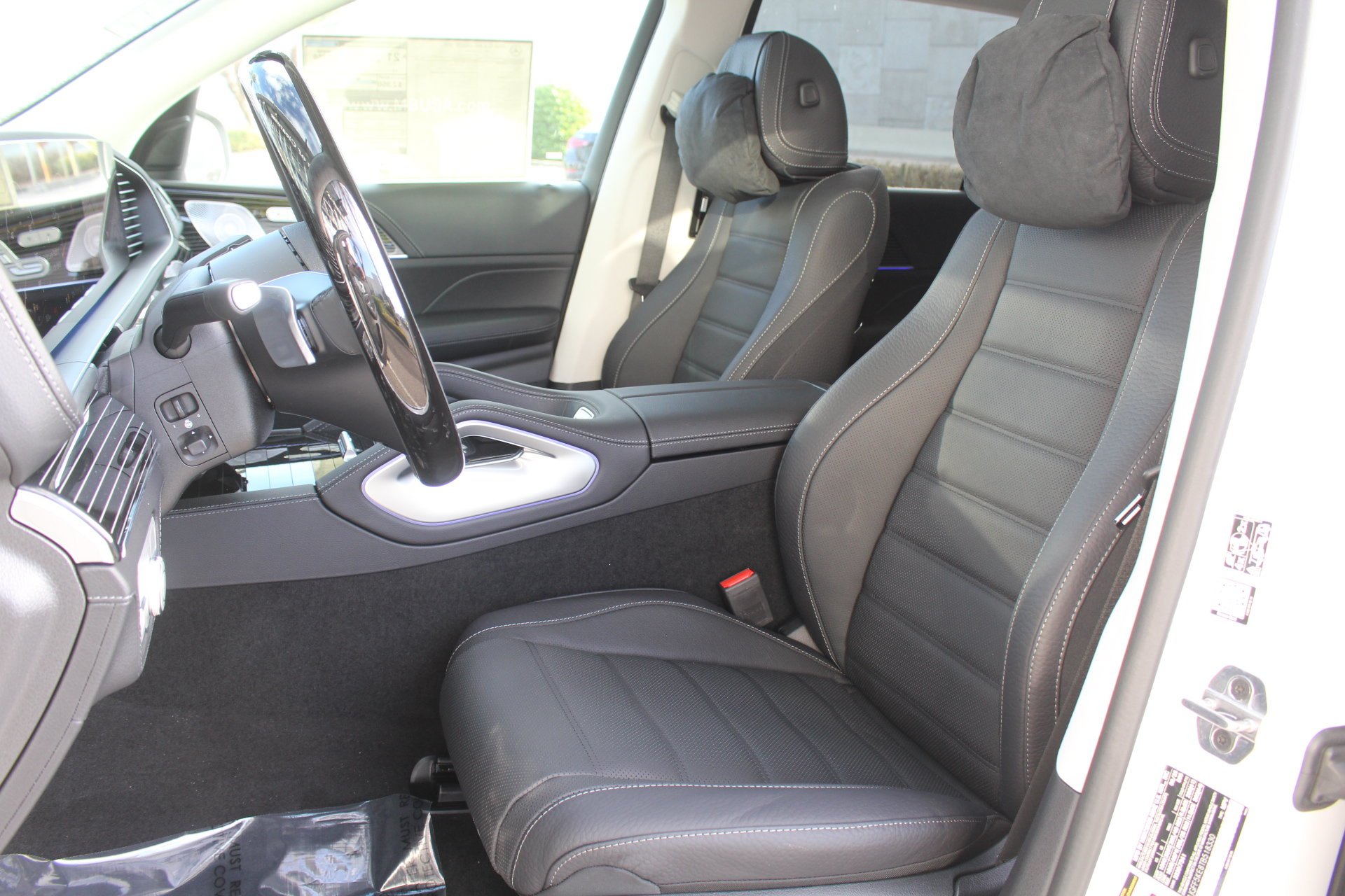 New 2026 MANUFAKTUR Moonlight White Metallic Mercedes-Benz GLS 450 image 45